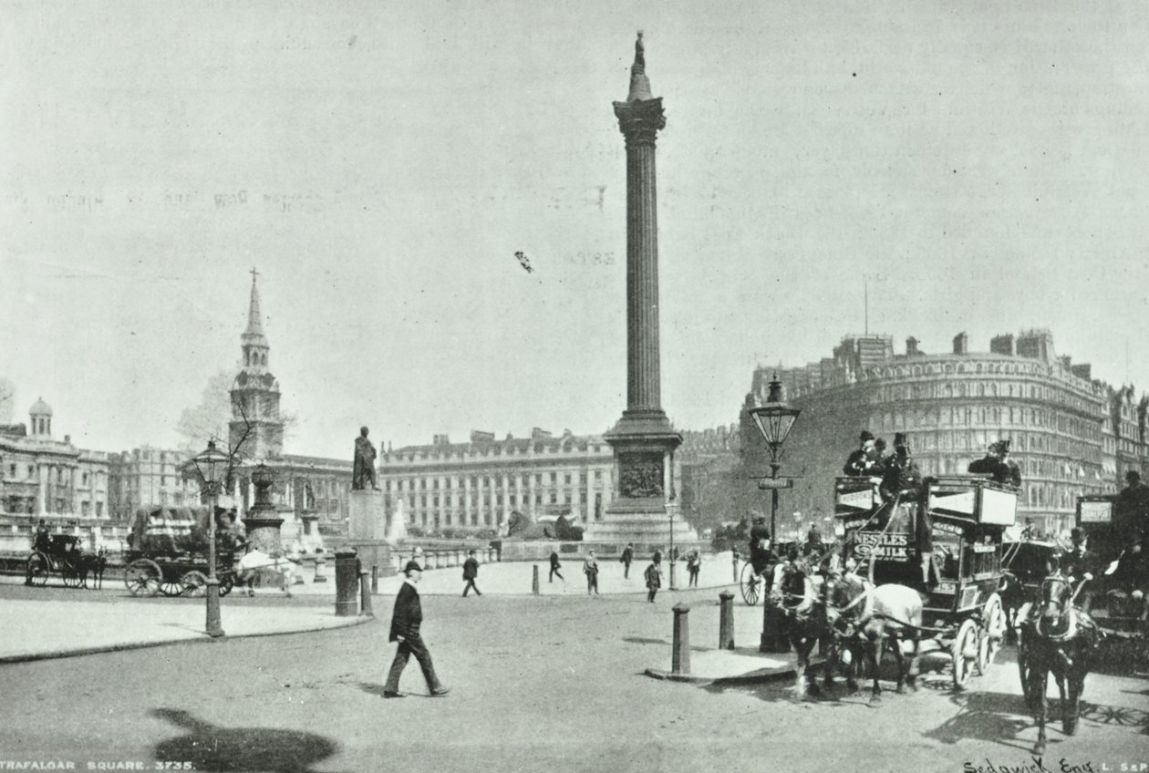 Nelsons Column, Trafalgar Square, Westminster LB: ser nordväst från Cockspur Street, 1898 av English Photographer