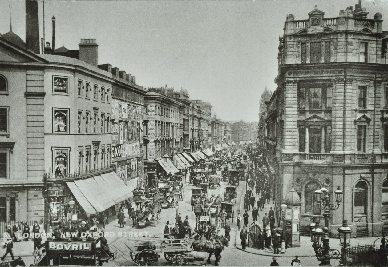New Oxford Street: tittar österut från Saint Giles Circus, 1895 av English Photographer