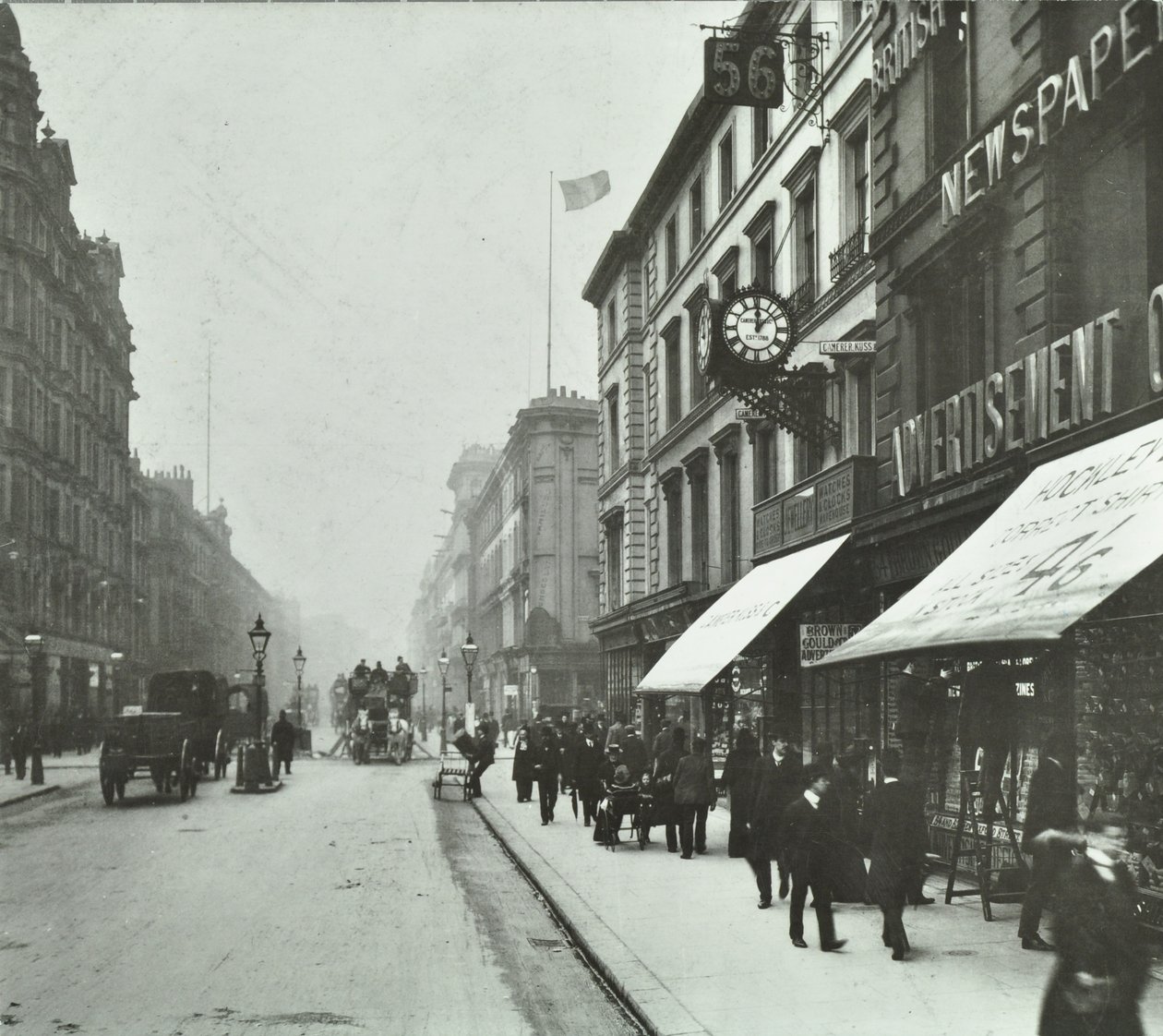 New Oxford Street: tittar västerut vid Bloomsbury Way, 1890 av English Photographer