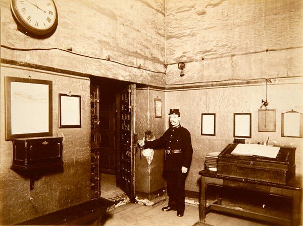 Newgate-fängelset, omkring 1902 (svart/vitt foto) av English Photographer