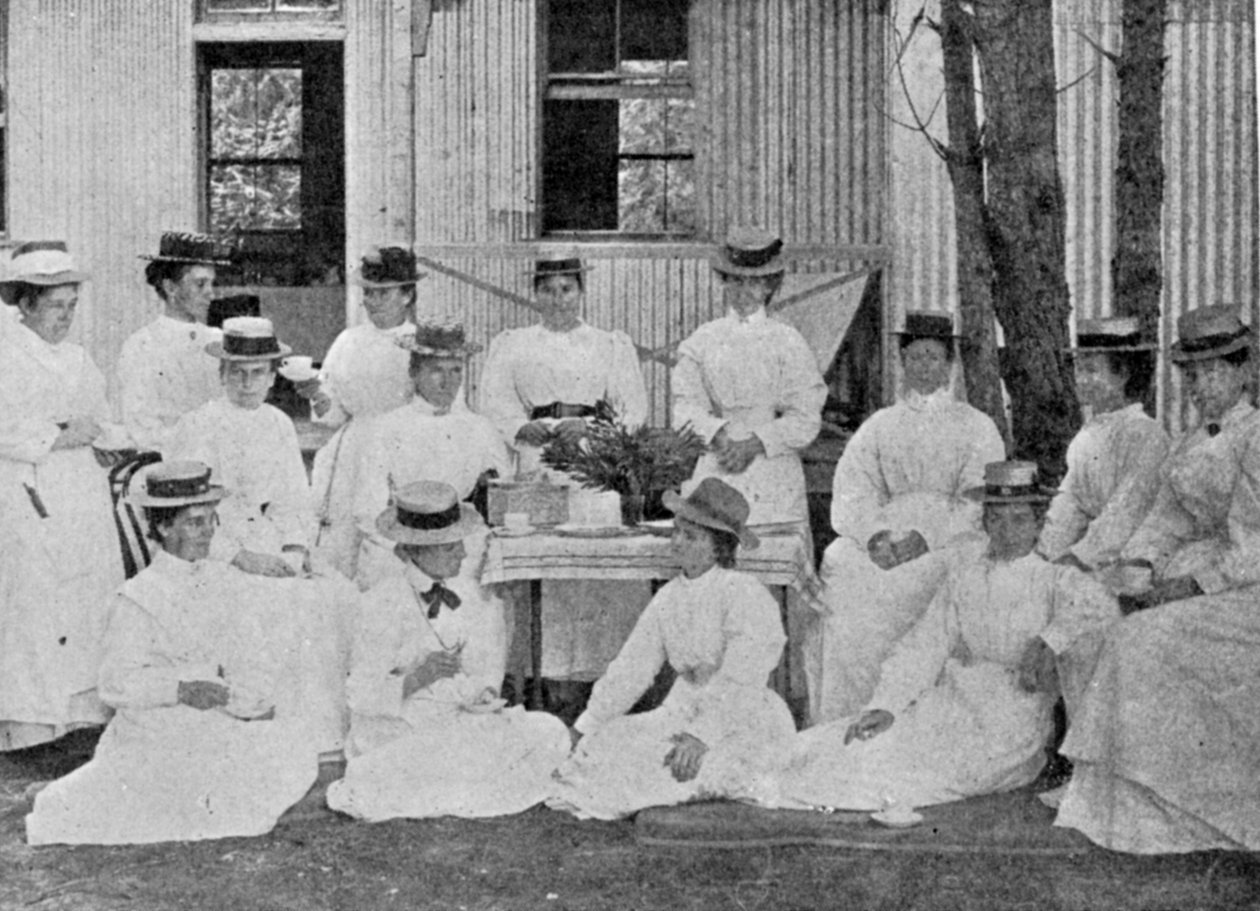 Sjuksköterskor vid Plague Hospital, Uitvlugt, nära Kapstaden, illustration från The King, 25 maj 1901 av English Photographer