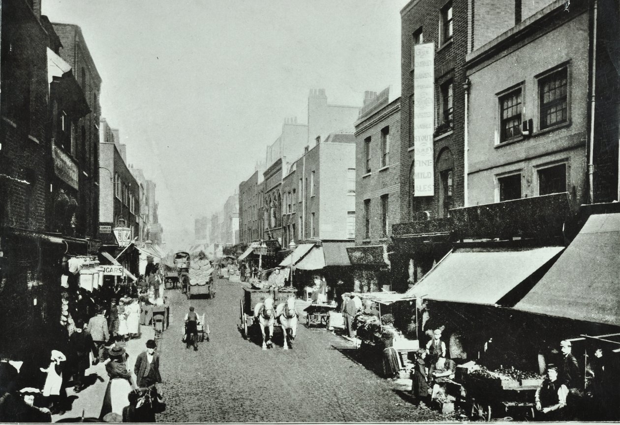 Pitfield Street: tittar norrut, 1895 av English Photographer