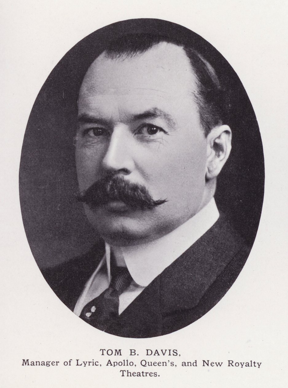 Prominent Men of London: Tom B Davis (s/v foto) av English Photographer