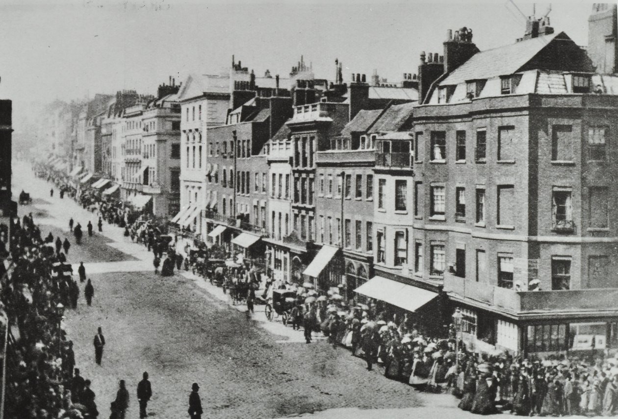 Saint Jamess Street, Westminster LB: ser norrut från Pall Mall, 1889 av English Photographer