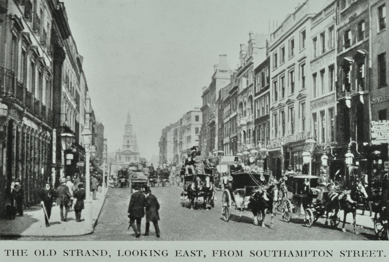 The Old Strand, med blick österut, från Southampton Street, ca 1890 av English Photographer