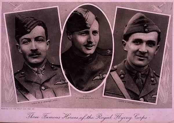 Tre berömda hjältar från Royal Flying Corps, för "The Great War", c.1917 (fotogravyr) av English Photographer