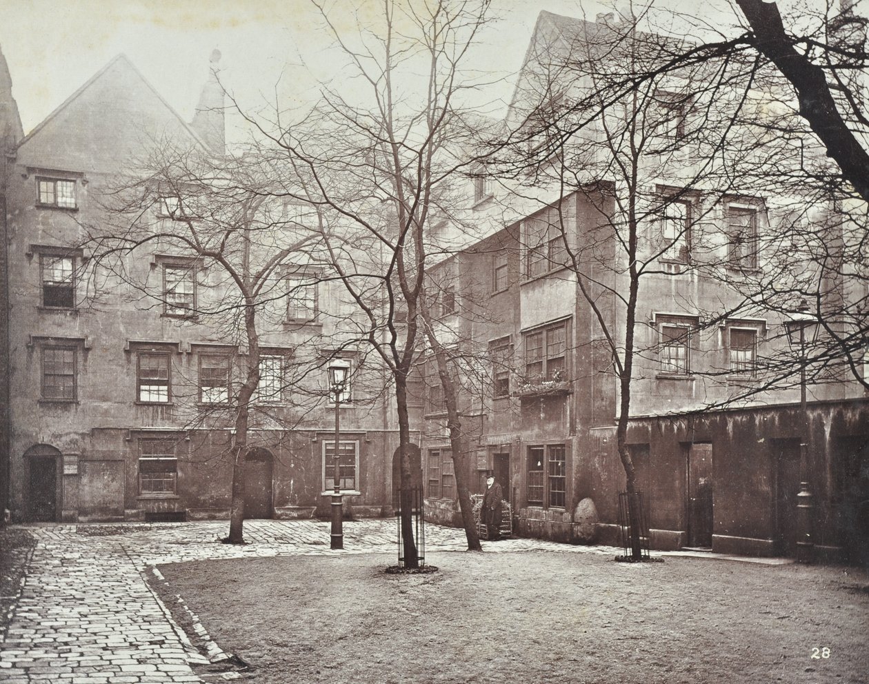 Utsikt över Barnards Inn, London, 1879 av English Photographer