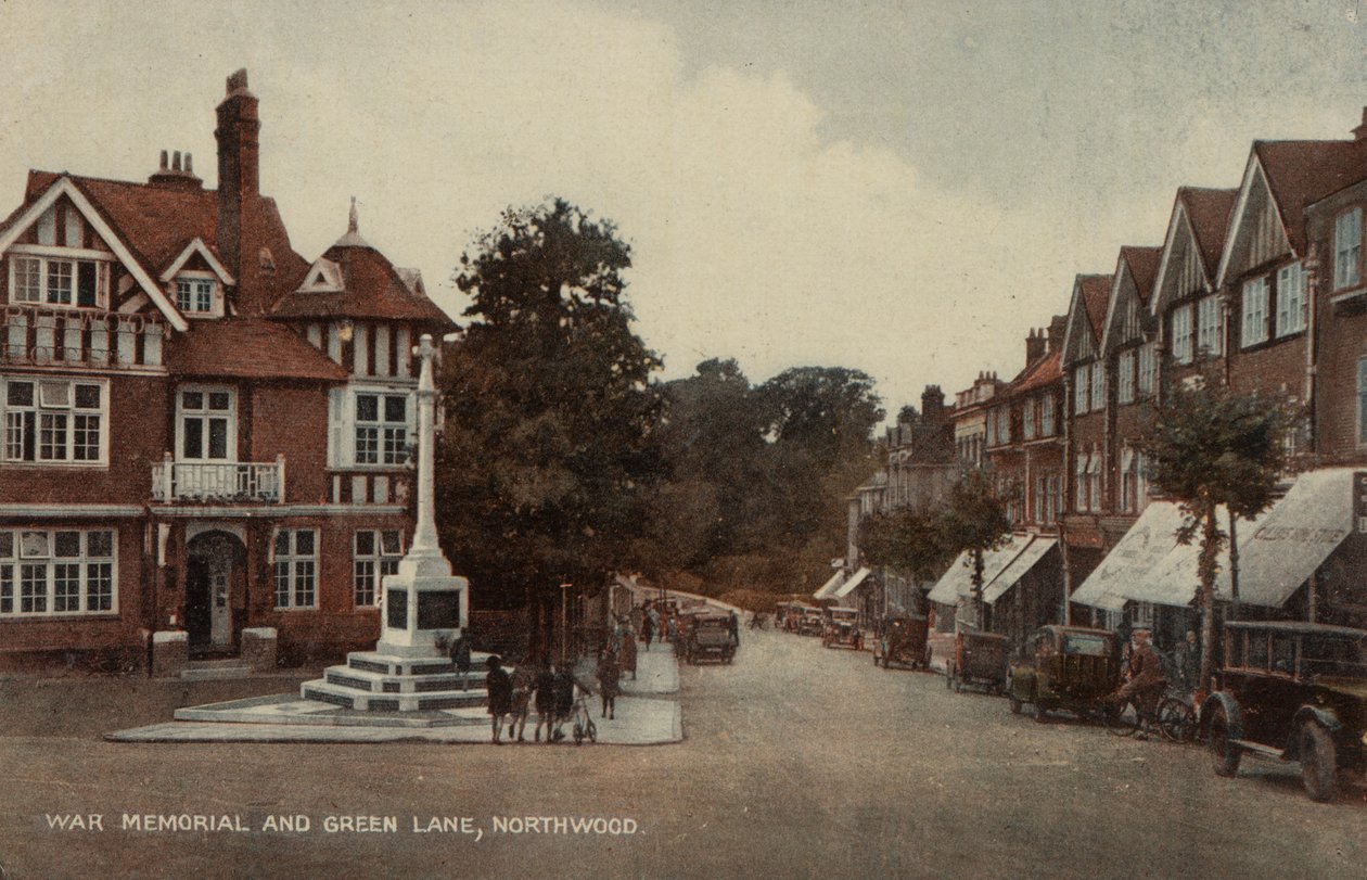 Krigsminnesmärke och Green Lane, Northwood, London (färgfoto) av English Photographer