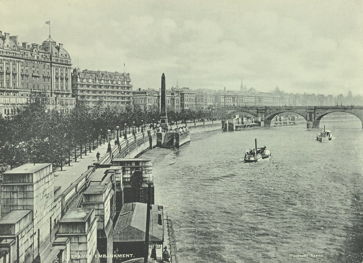 Waterloo Bridge, Victoria Embankment, Westminster LB: tittar norrut från Hungerford Bridge, 1895 av English Photographer