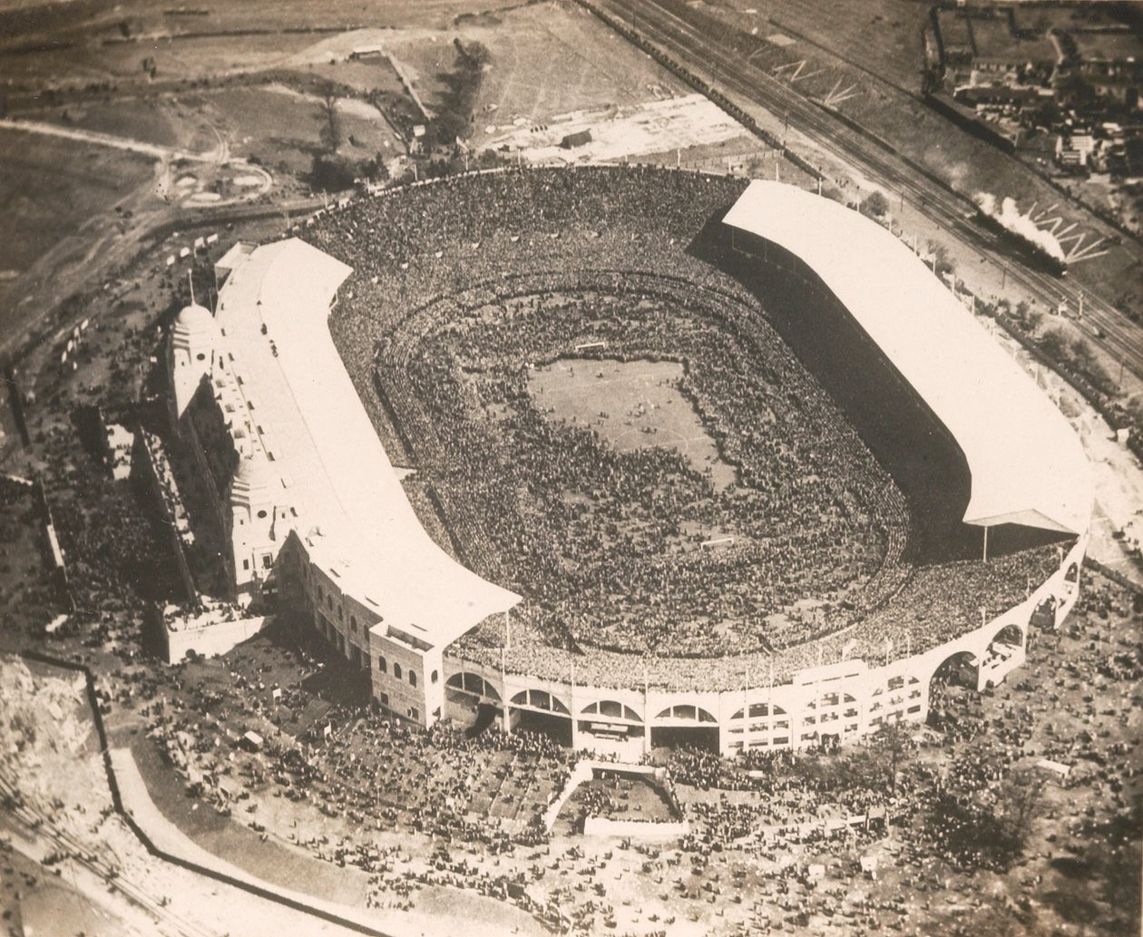 West Ham United vs. Bolton Wanderers, den första fotbollsmatchen som spelades på nya Wembley Stadium, 1923 av English Photographer