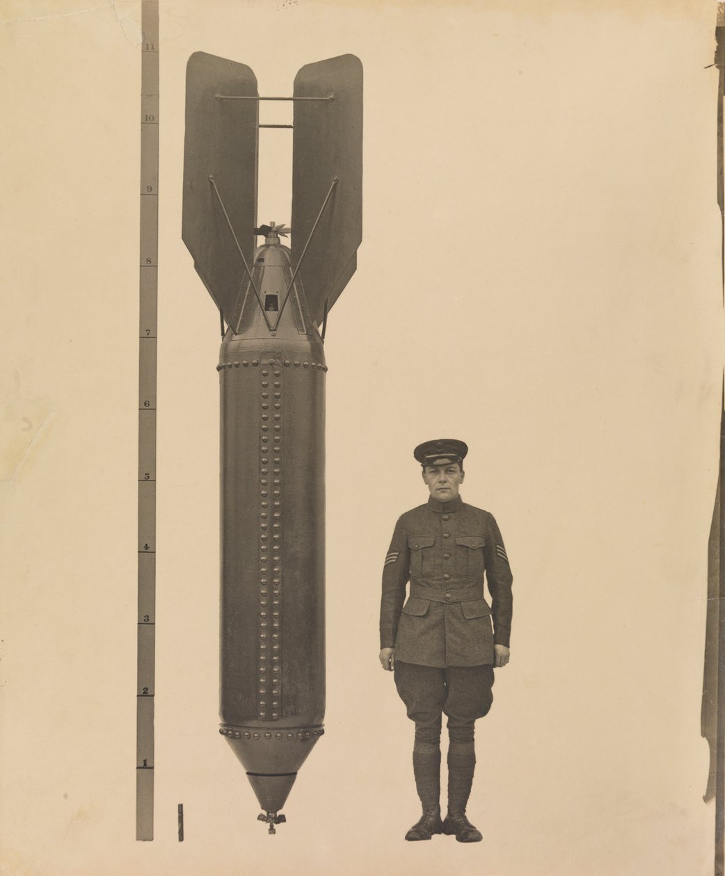What Berlin Missed, 1918 (silvergelatintryck) av English Photographer