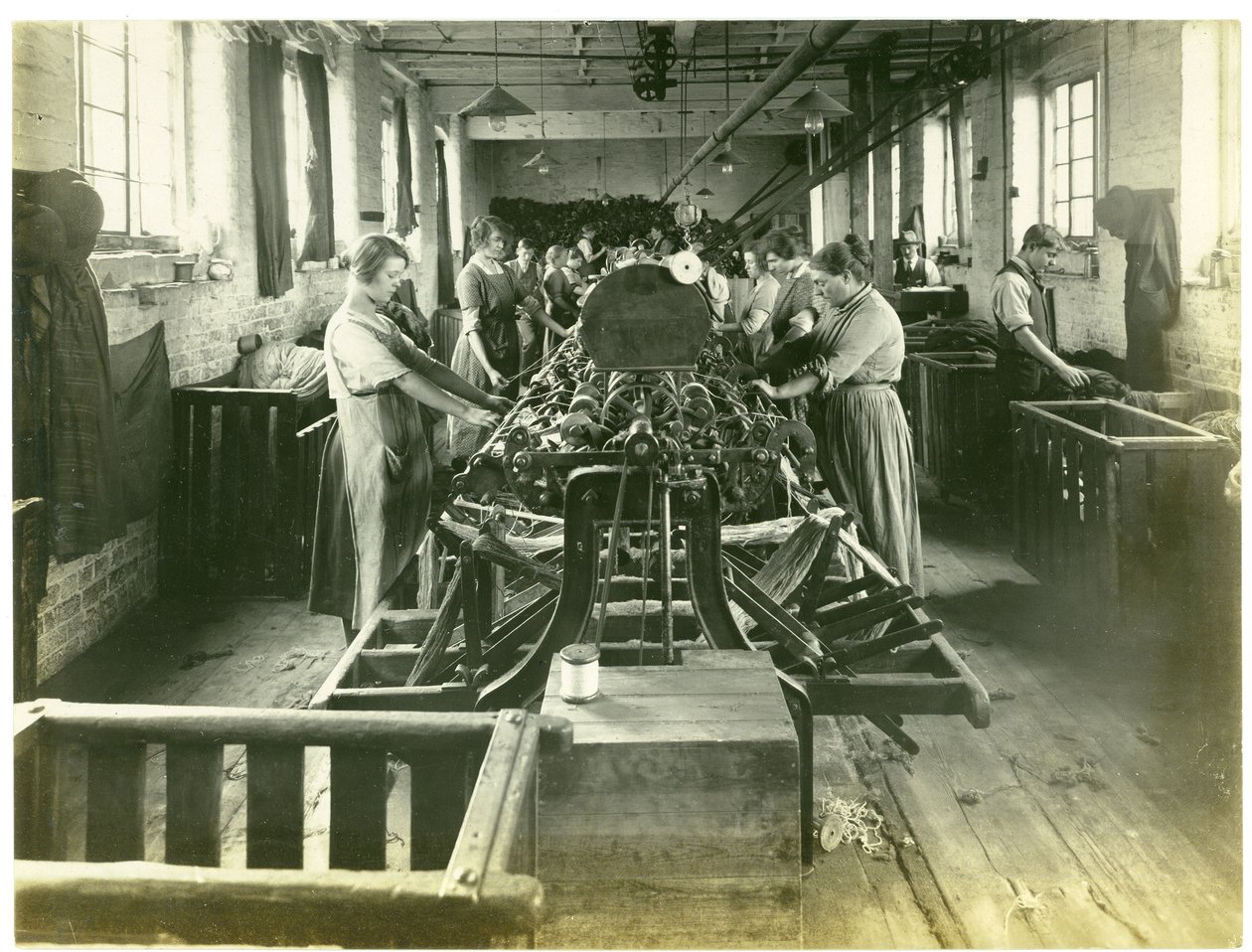 Slingrande rum, Hughes fabrik nr 2, 1923 av English Photographer
