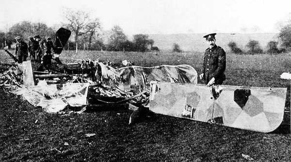 Vraket av Raider nedbröts i Essex, 28 januari 1918 av English Photographer