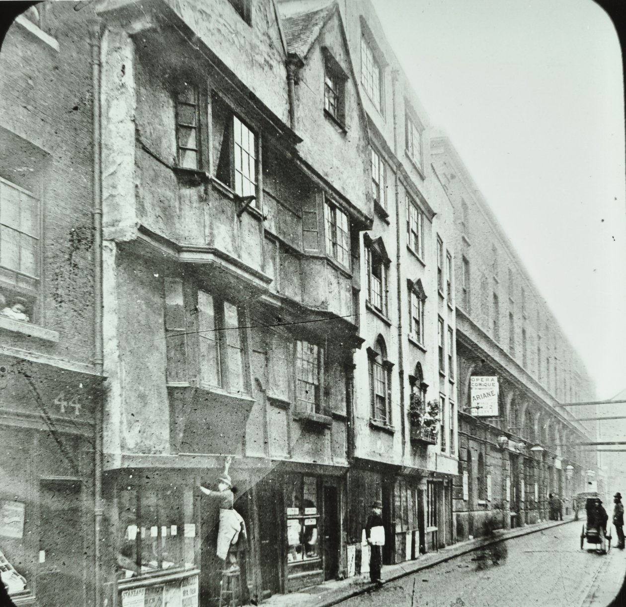 Wych Street, Westminster LB: tittar västerut, 1890 av English Photographer