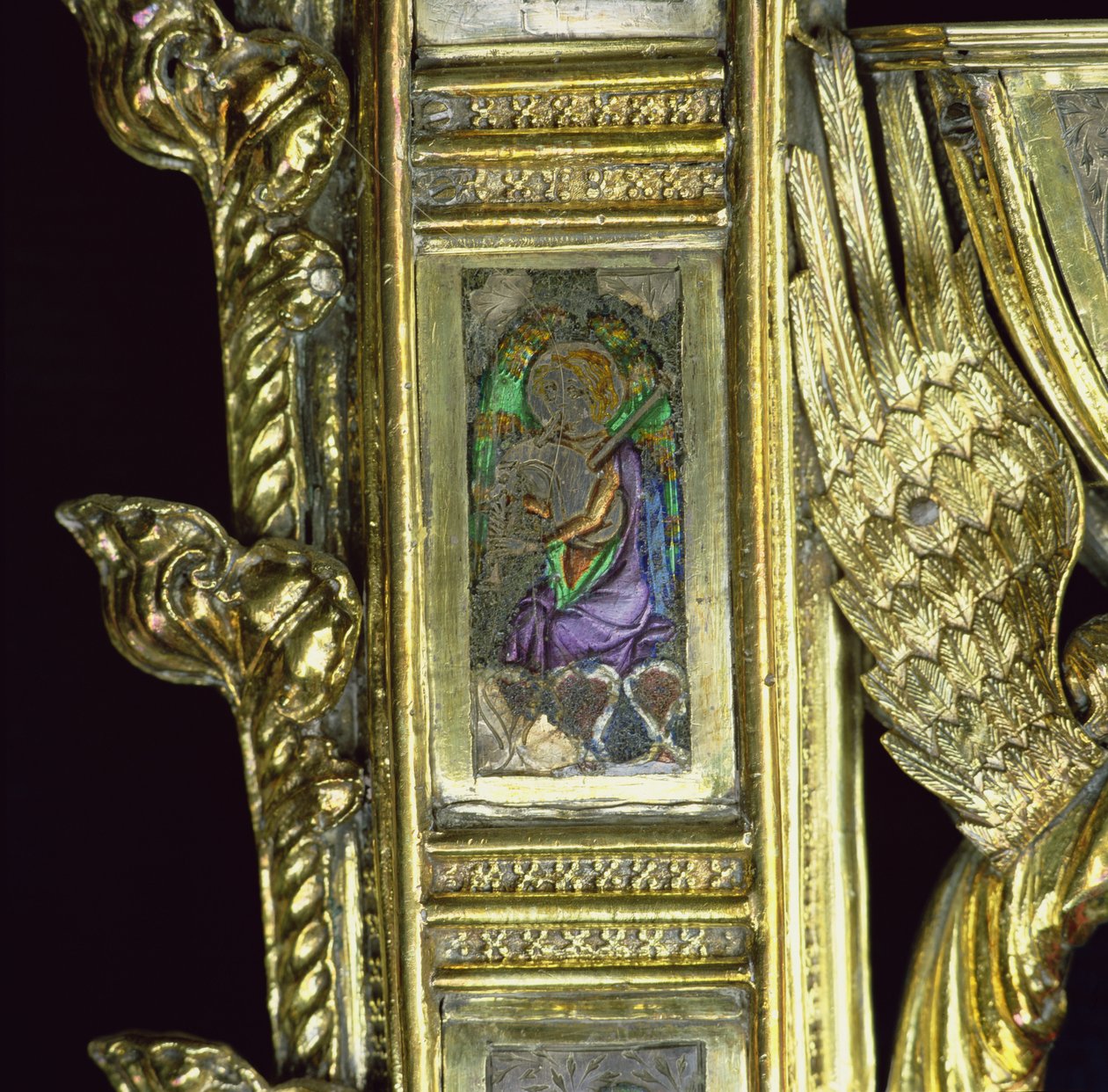 Ängel som spelar säckpipa, detalj från crozier William Wykeham (ca 1320-1404) (förgylld och emalj) (se 205100-32)d av English School