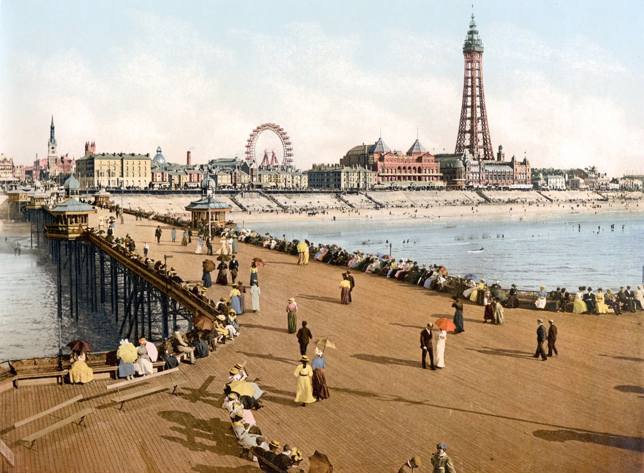 Blackpool från North Pier (handfärgat foto) av English School