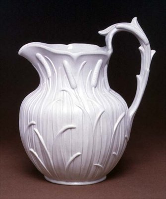 Bullrush vattenkanna, tillverkad i Hanley, Ridgeway & Abington, ca 1848-60 (vit reliefgjuten stengods) av English School