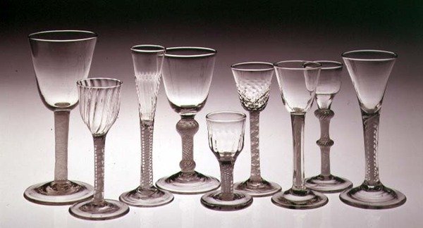 Samling glasögon med ogenomskinliga vridskaft, 1760-75 (glas) av English School