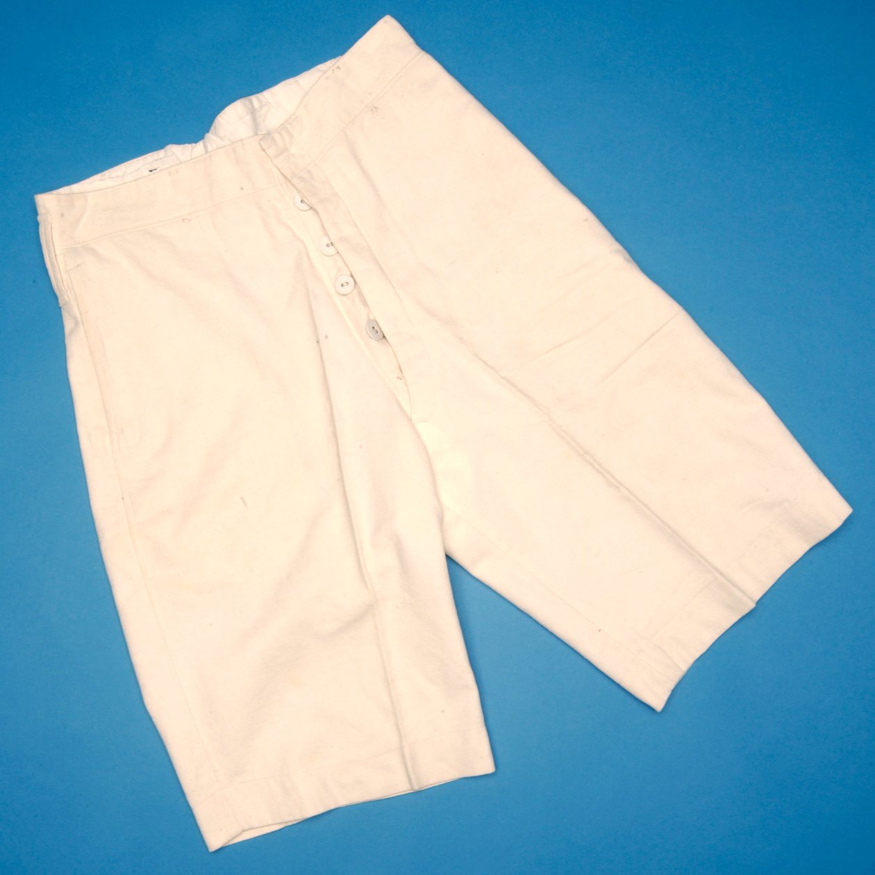 Krämfärgade flanellshorts, tidigt 1900-tal (bomull) av English School