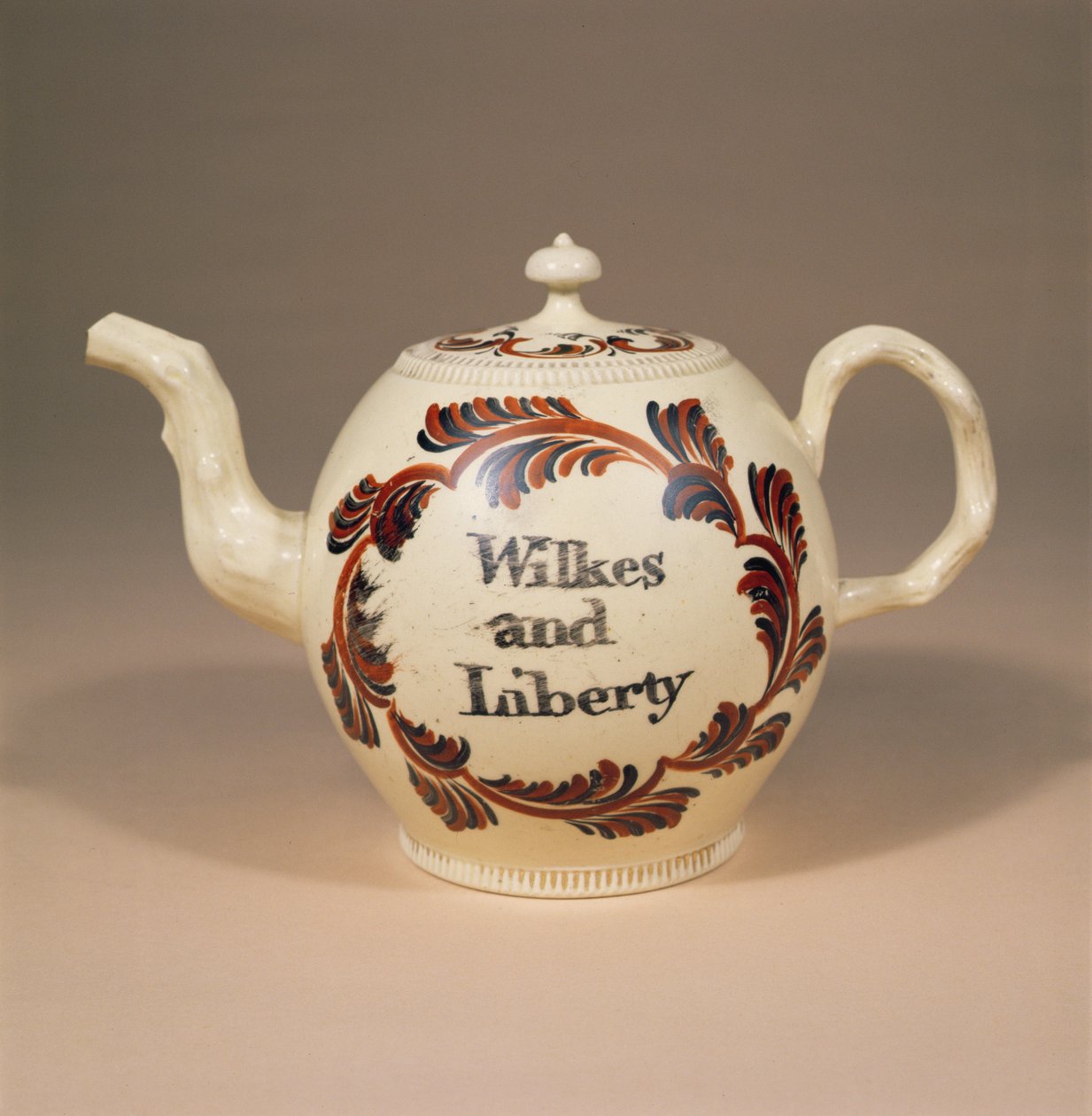 Tekanna med krämgods, Cockpit Hill, Derby, ca 1763 (keramik) av English School
