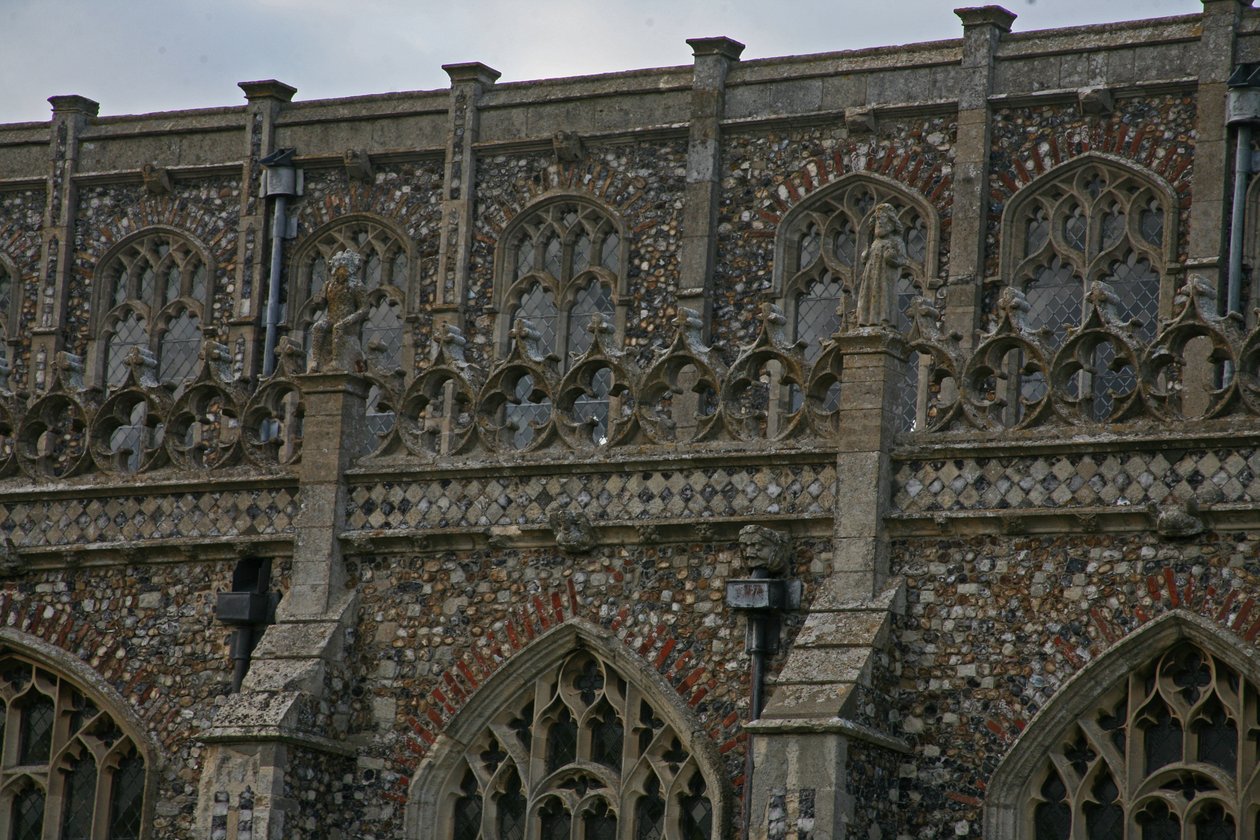 Föreställande en detalj på södra sidan av kyrkan av English School
