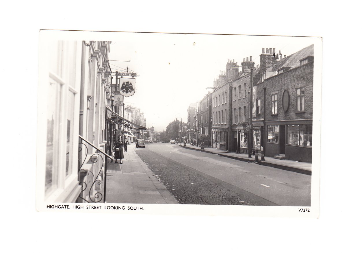 Edwardianskt vykort av Highgate High Street mot söder, ca 1910 (svartvitt) av English School