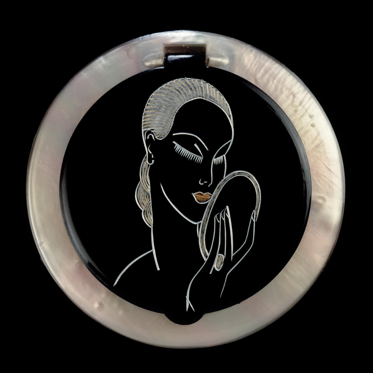 Elegance Powder Compact, 1920-30 (handgraverad bakelit) av English School