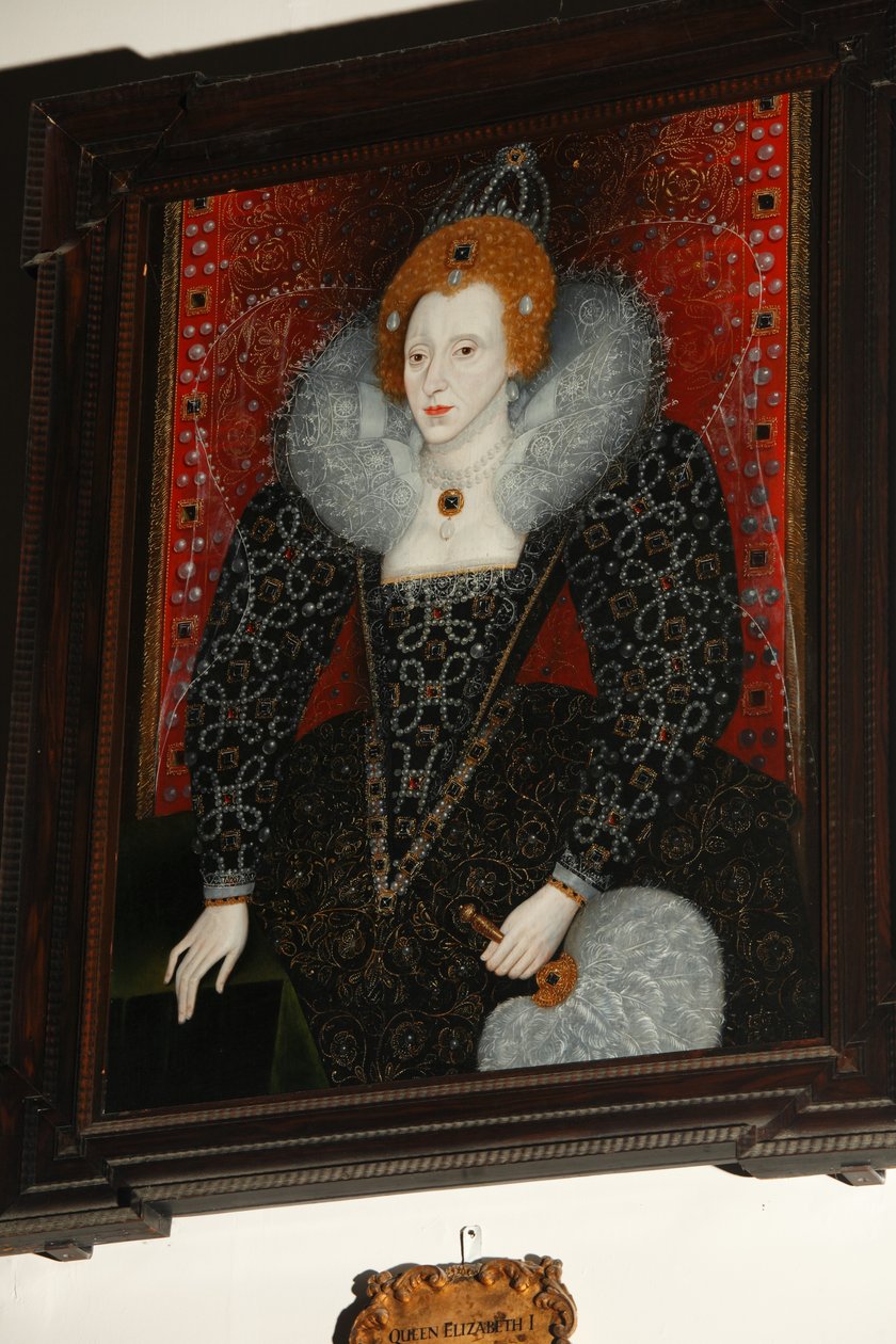 Elizabeth I (1533-1603), ca 1590 (olja på pannå) av English School