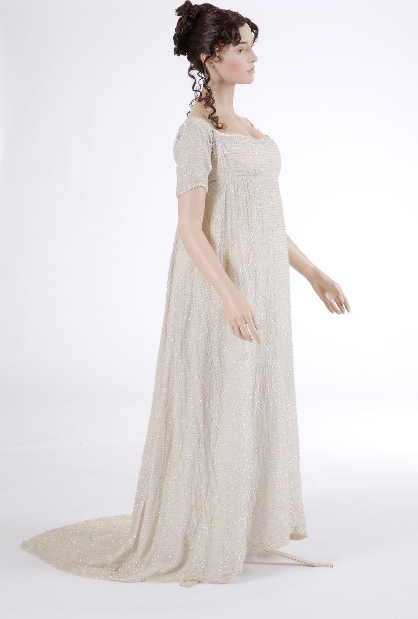 Aftonklänning, 1800 (bomullsmuslin & glaspärlor) av English School