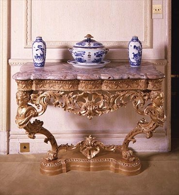 George II snidat konsolbord, ca 1750 (förgyllt trä med marmorskiva) av English School