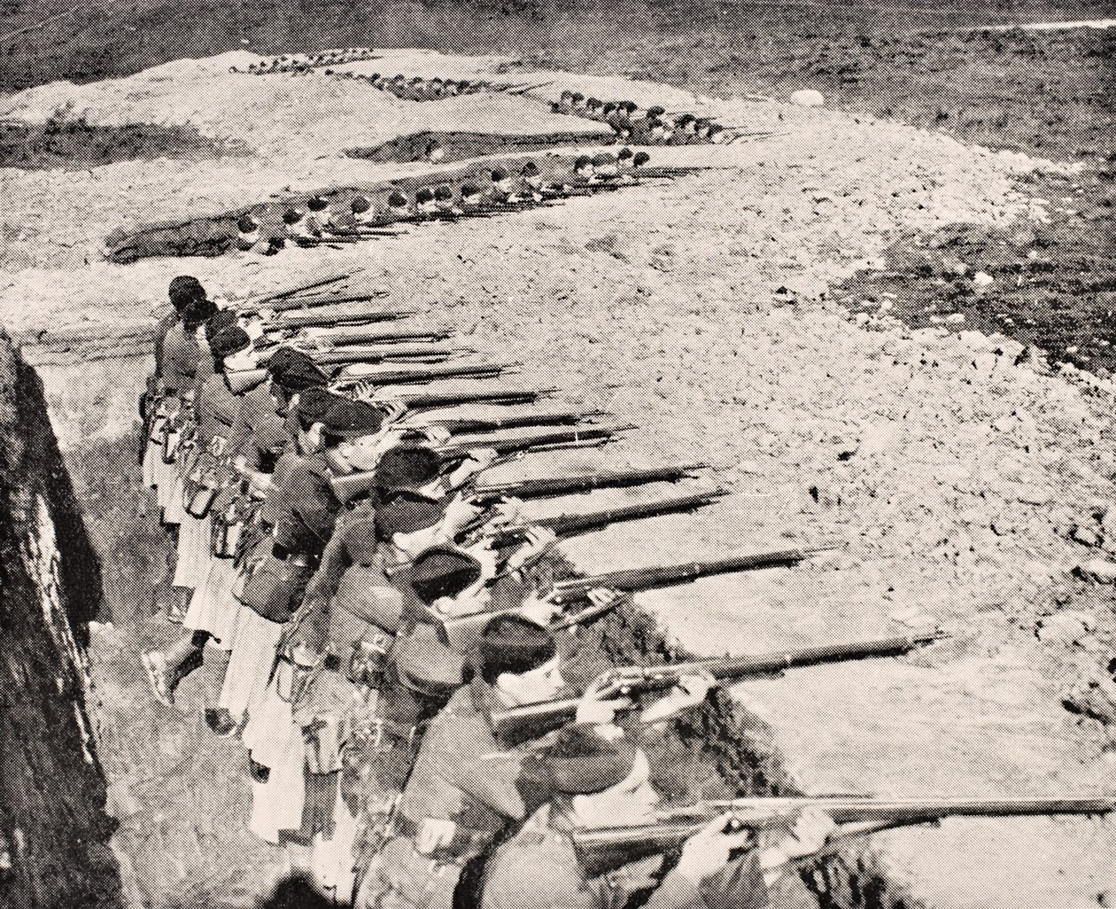 Glasgow Highlanders in trenches, 1915, från 