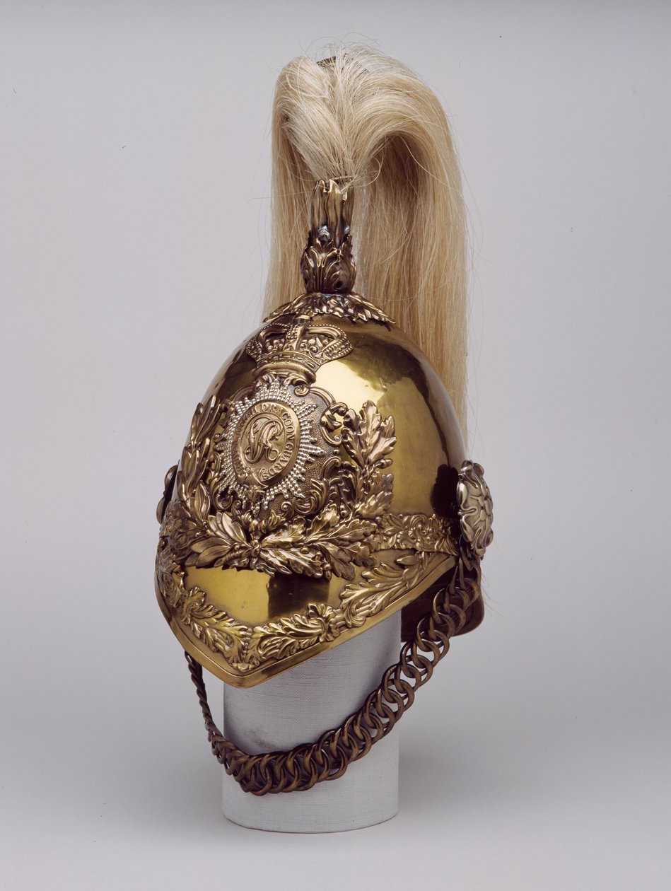 Hjälm, ca 1855 (förgylld metall) av English School