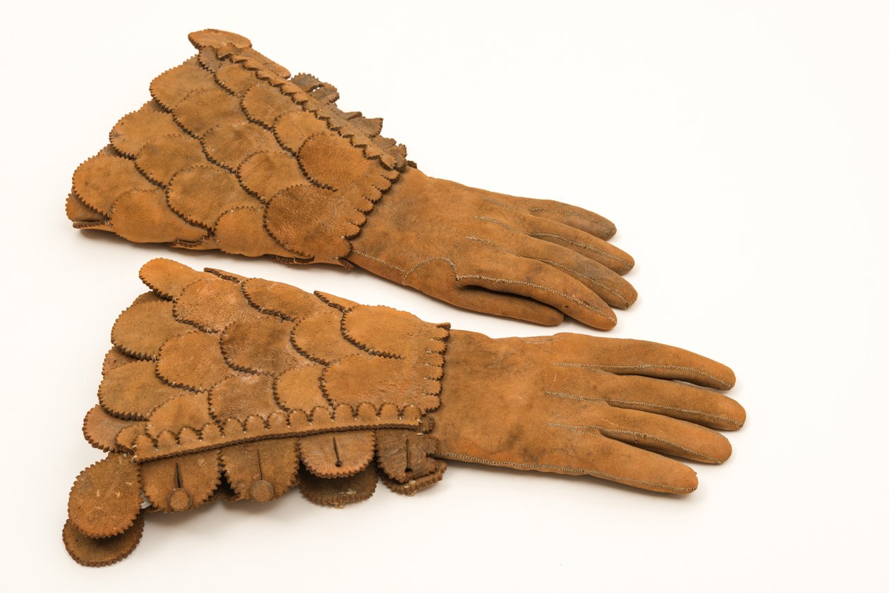 Pansarhandskar för män, c.1600-50 (tungt buff läder) av English School