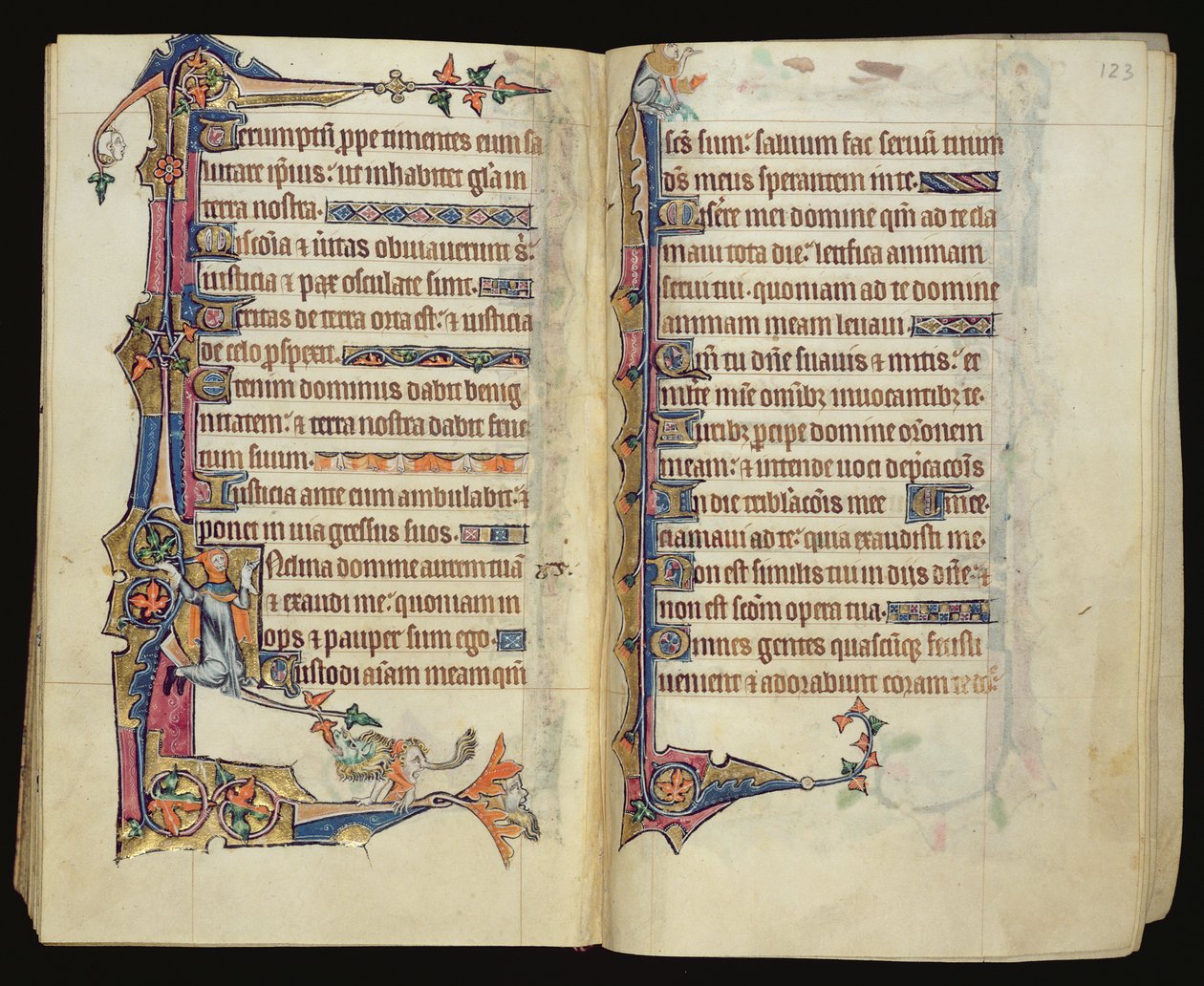 Ms 1-2005, ff.122v-123r: Grotesk marginaldekoration från Macclesfield Psalter, Use of Sarum, East Anglia, c.1330 av English School