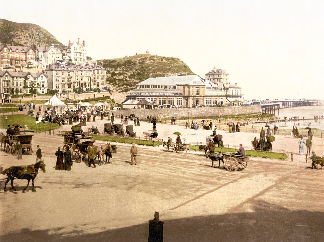 På stranden, Llandudno (handfärgat foto) av English School