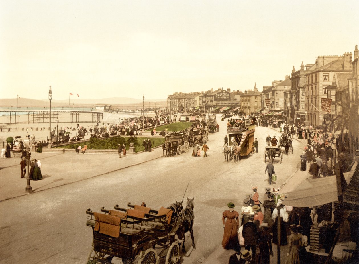 Parad som ser västerut, Morecambe (handfärgat foto) av English School