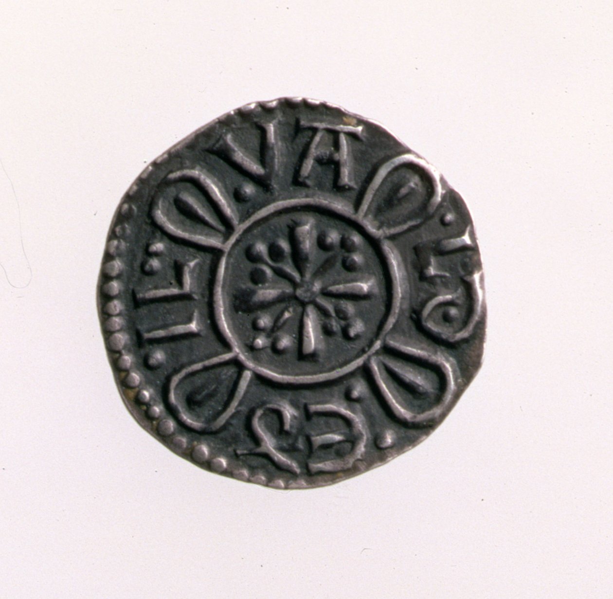 Penny of Offa, kung av Mercia, 757-96 (omvänd) (silver) (för framsidan se 168071) av English School