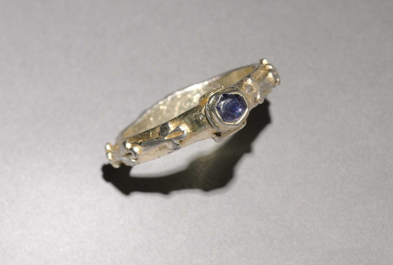 Ring, 1300-tal av English School