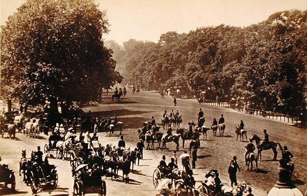 Rotten Row, ca 1880 (sepiafotografi) av English School