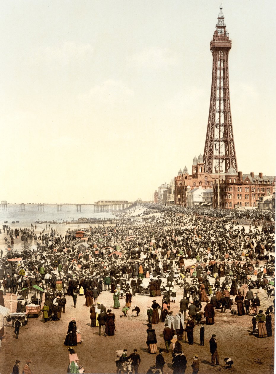 Tornet och stranden, Blackpool (handfärgat foto) av English School