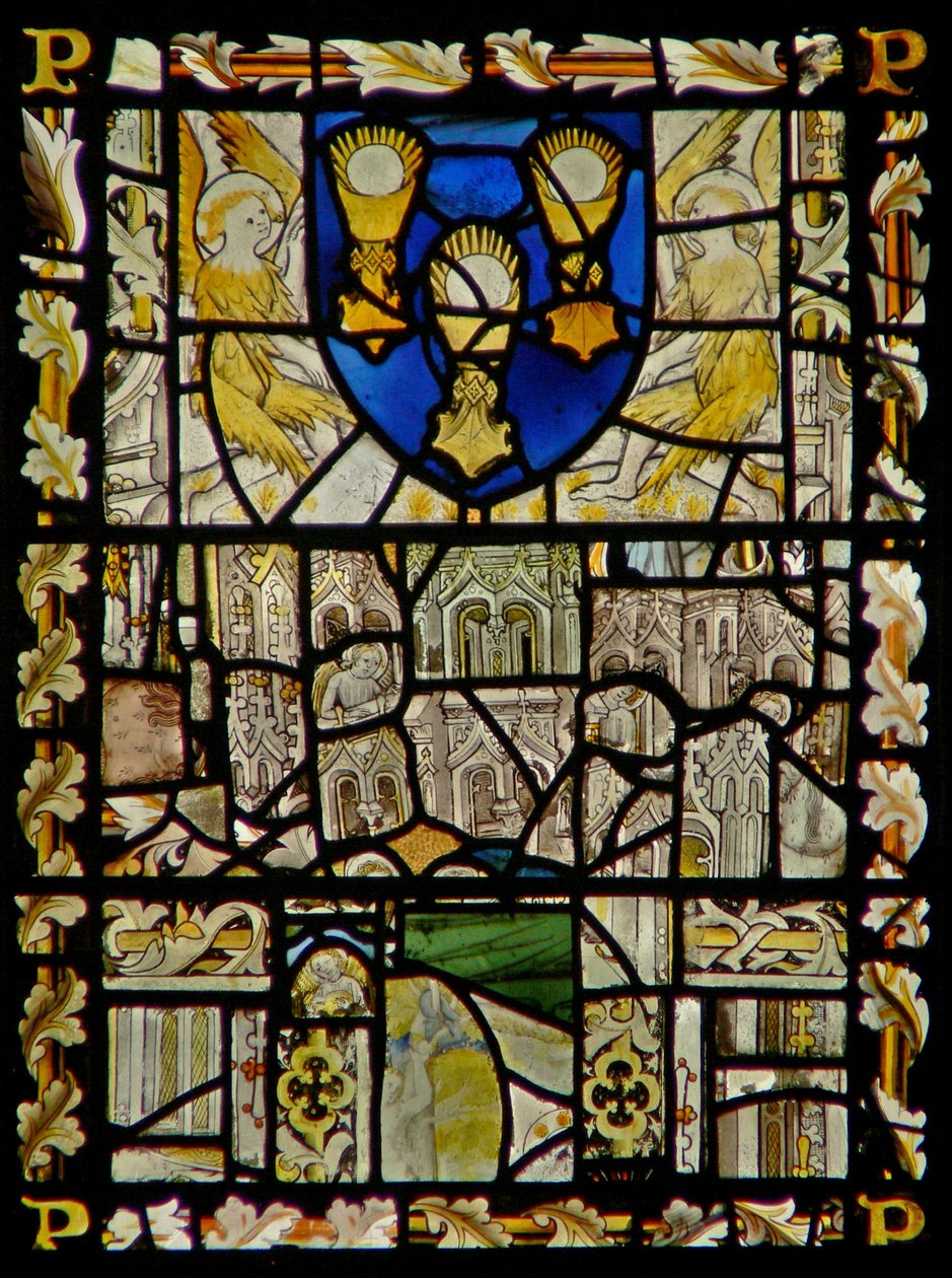Östra fönstret föreställande en sköld med emblem av sakramentet; fragment av baldakin med figurer av English School