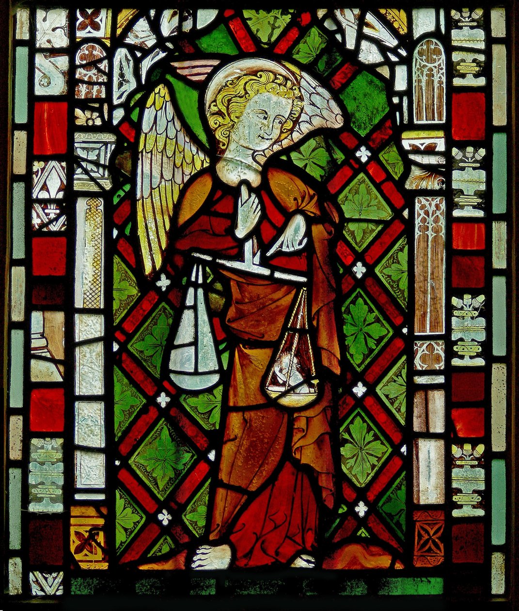 Window Ew föreställande St Michael av English School