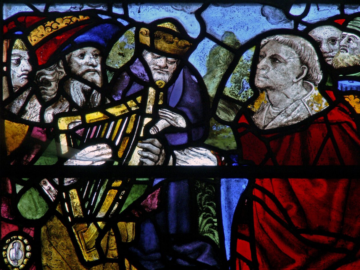 Fönster n-5 föreställande en figur med en harpa - detalj av English School