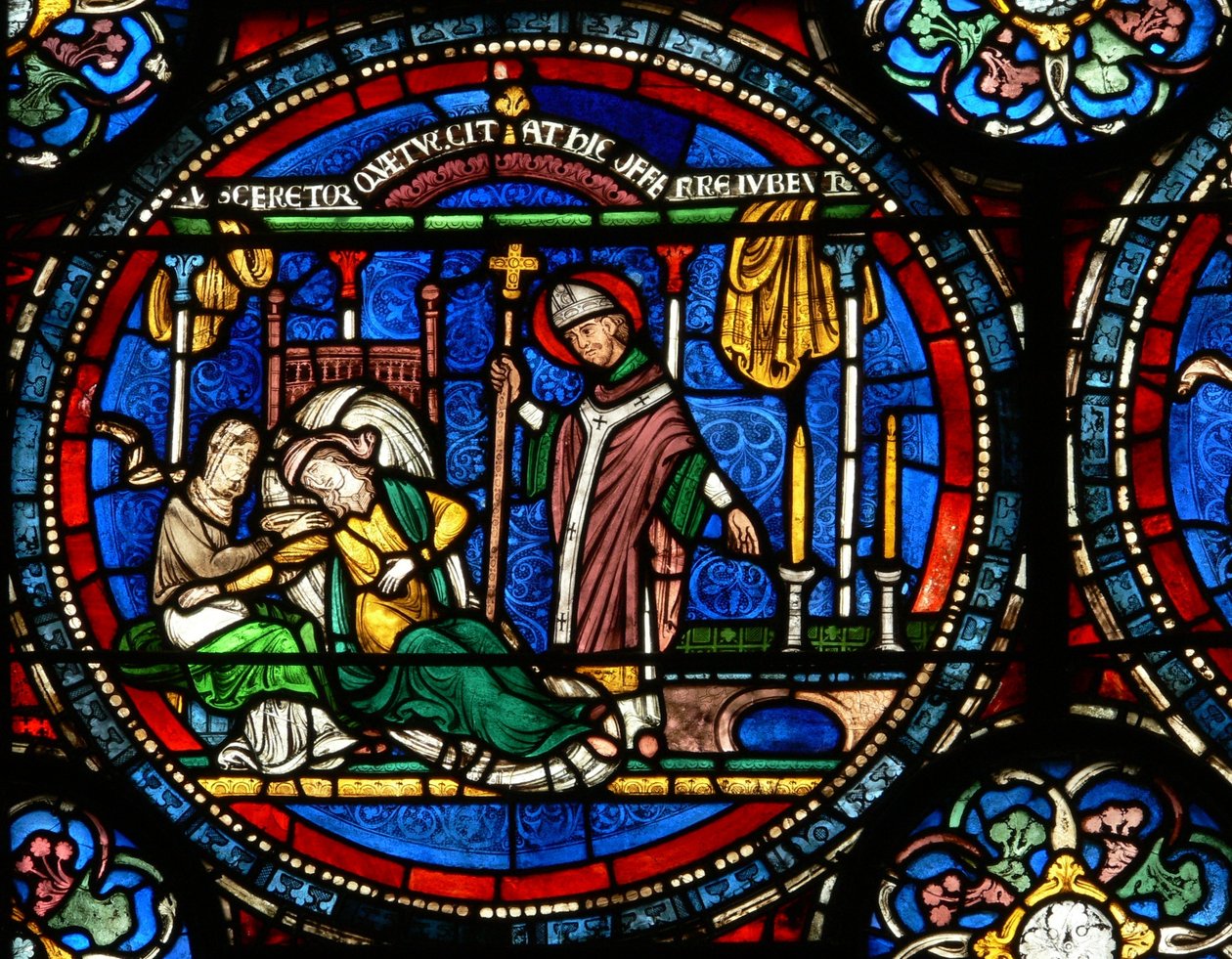 Fönster n4 som visar en scen från ett St Thomas Becket Miracle-fönster: Julia Puintel uppmanas att gå till graven av English School