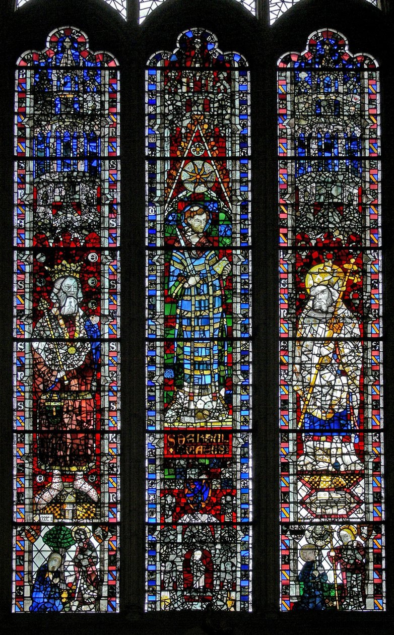 Fönster w4 föreställande St Edward the Confessor, St Vincent, St Peter av English School