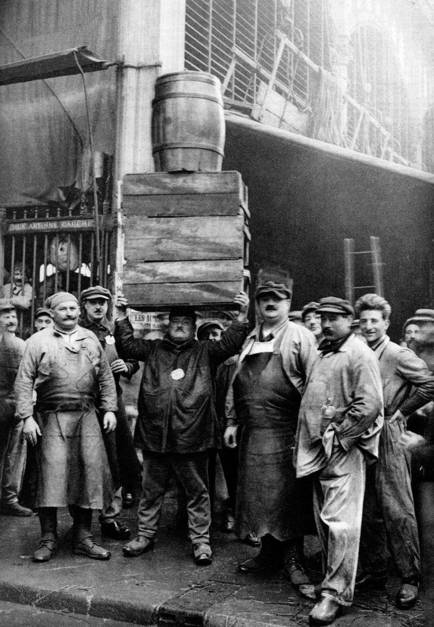 Porters på Central Market, Paris, 1931. av Ernest Flammarion