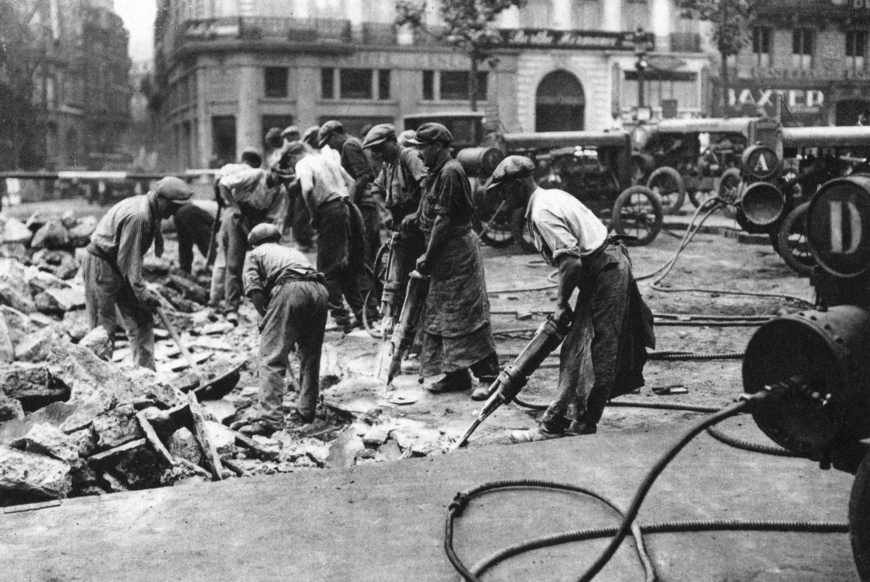 Att förnya vägarna på Grands Boulevards, Paris, 1931. av Ernest Flammarion