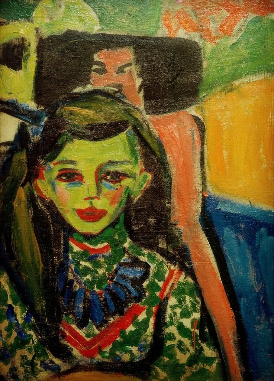 Fränzi framför en snidad stol av Ernst Ludwig Kirchner