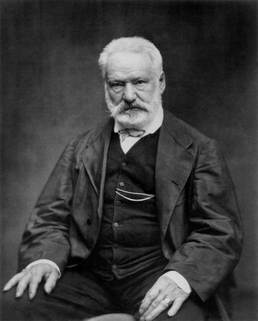 Victor Hugo fransk poet och romanförfattare här 1876 (s/v foto) av Etienne Carjat