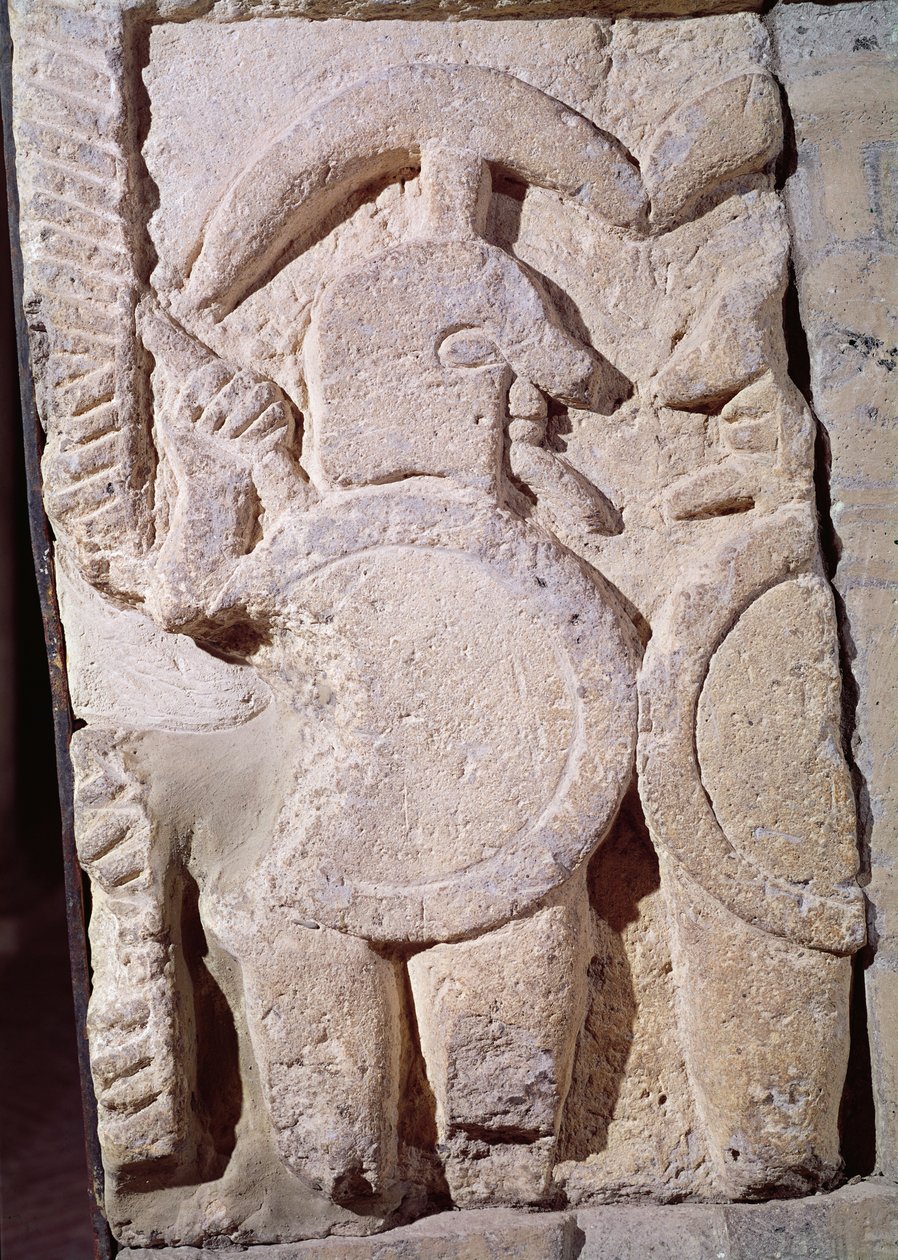 Forntida stele med en relief av en krigare av Etruscan